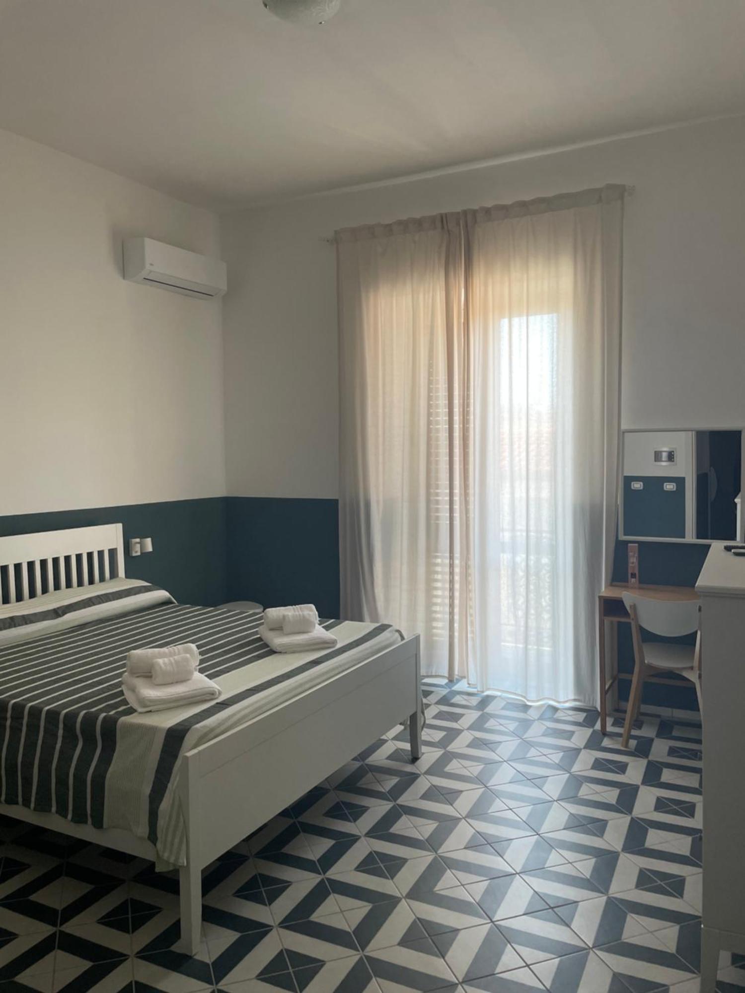 Donna Maria Hotel Sapri Bagian luar foto