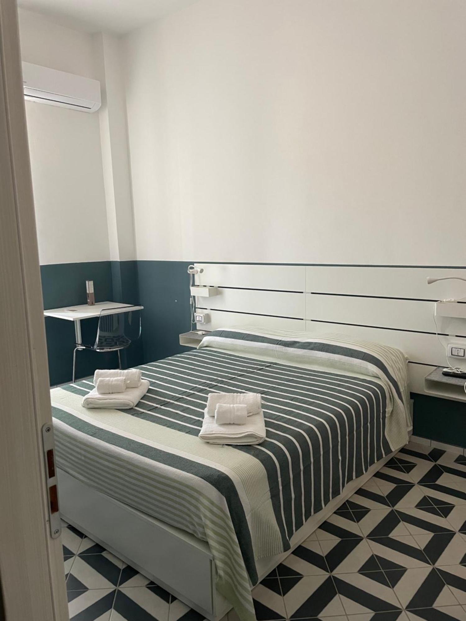 Donna Maria Hotel Sapri Bagian luar foto