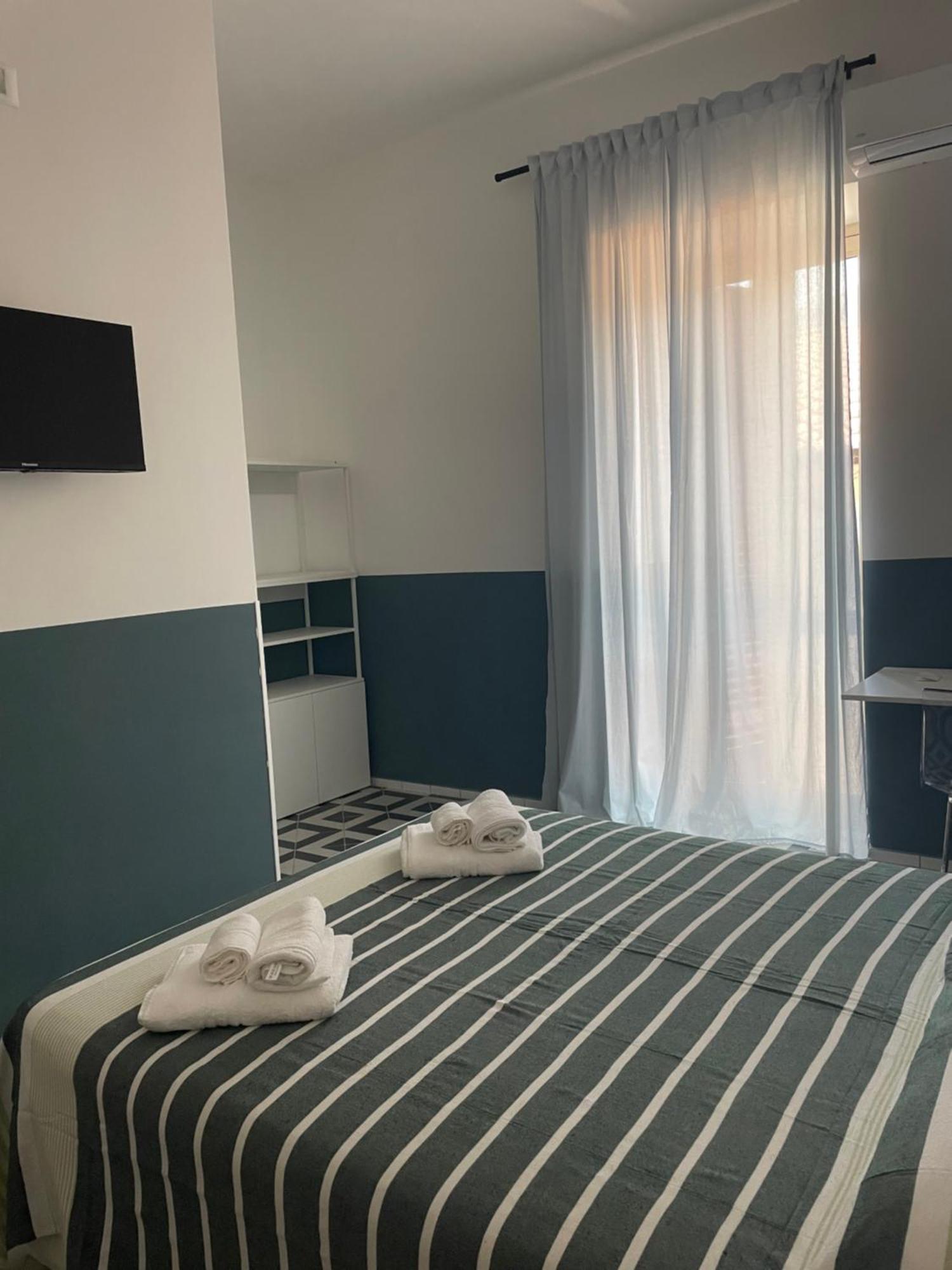 Donna Maria Hotel Sapri Bagian luar foto