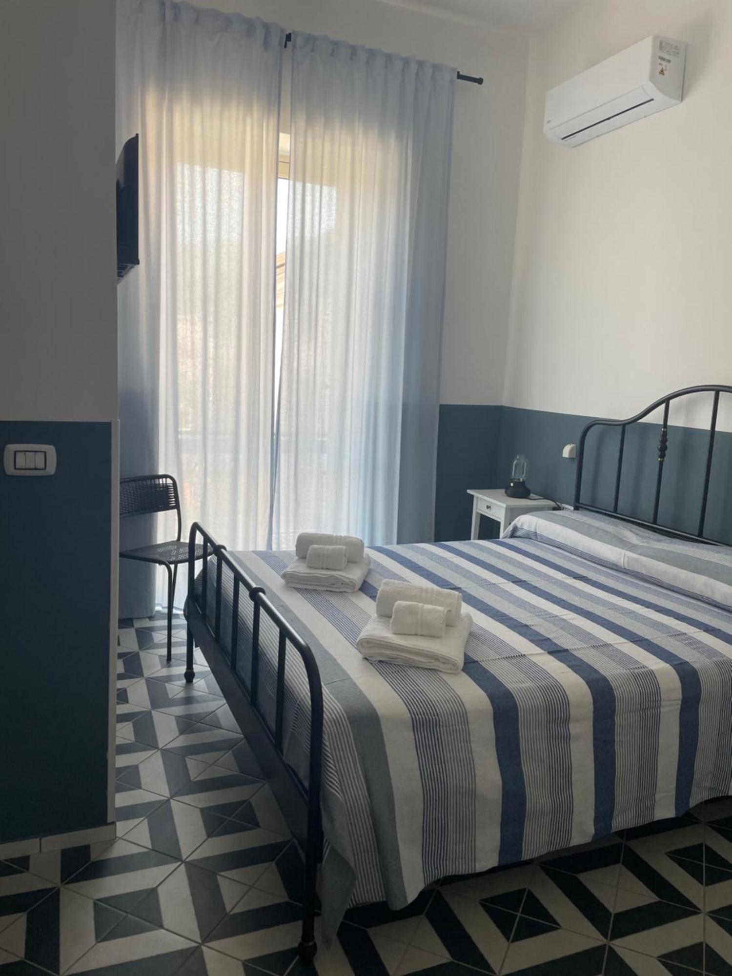 Donna Maria Hotel Sapri Bagian luar foto