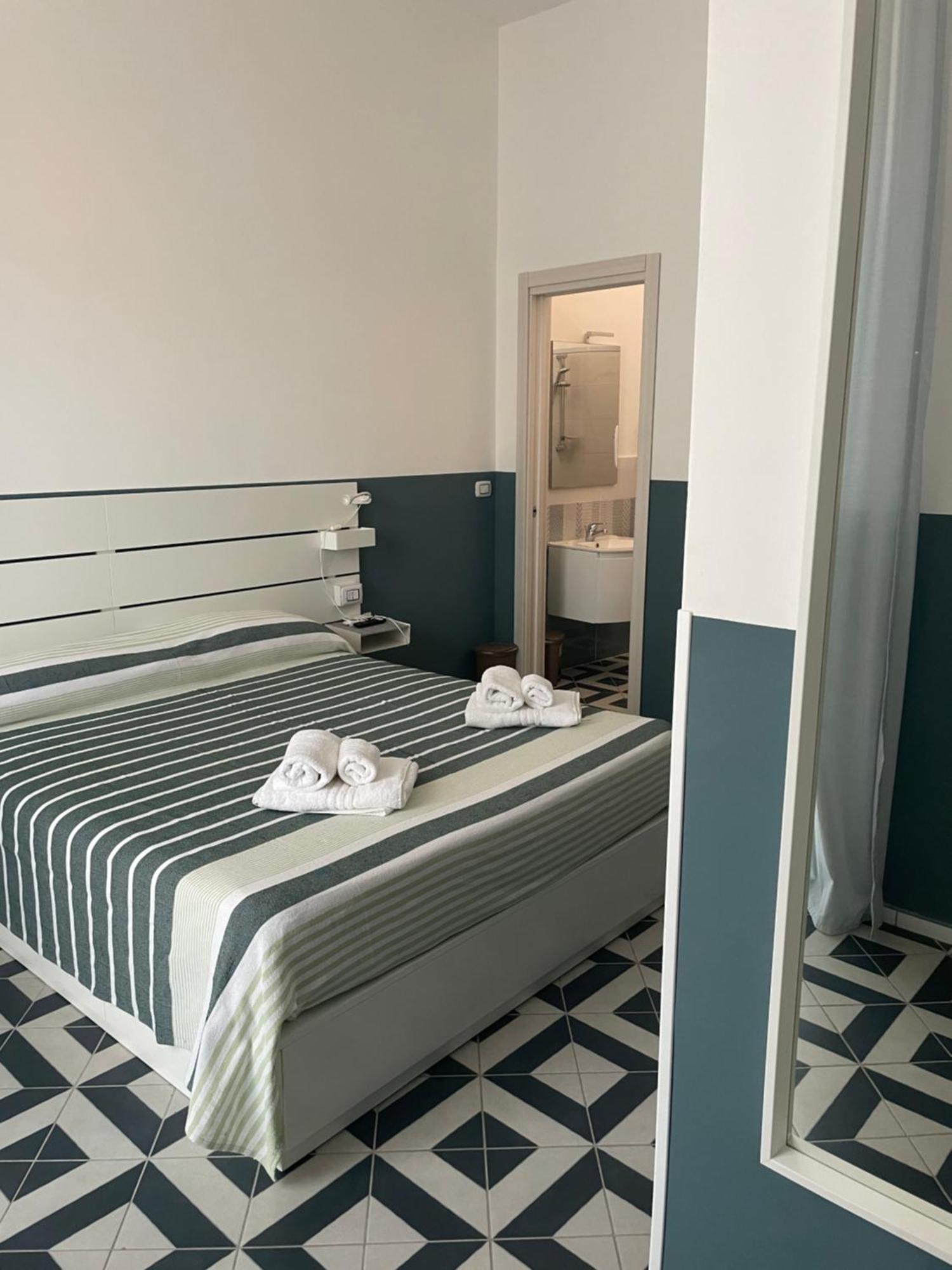 Donna Maria Hotel Sapri Bagian luar foto