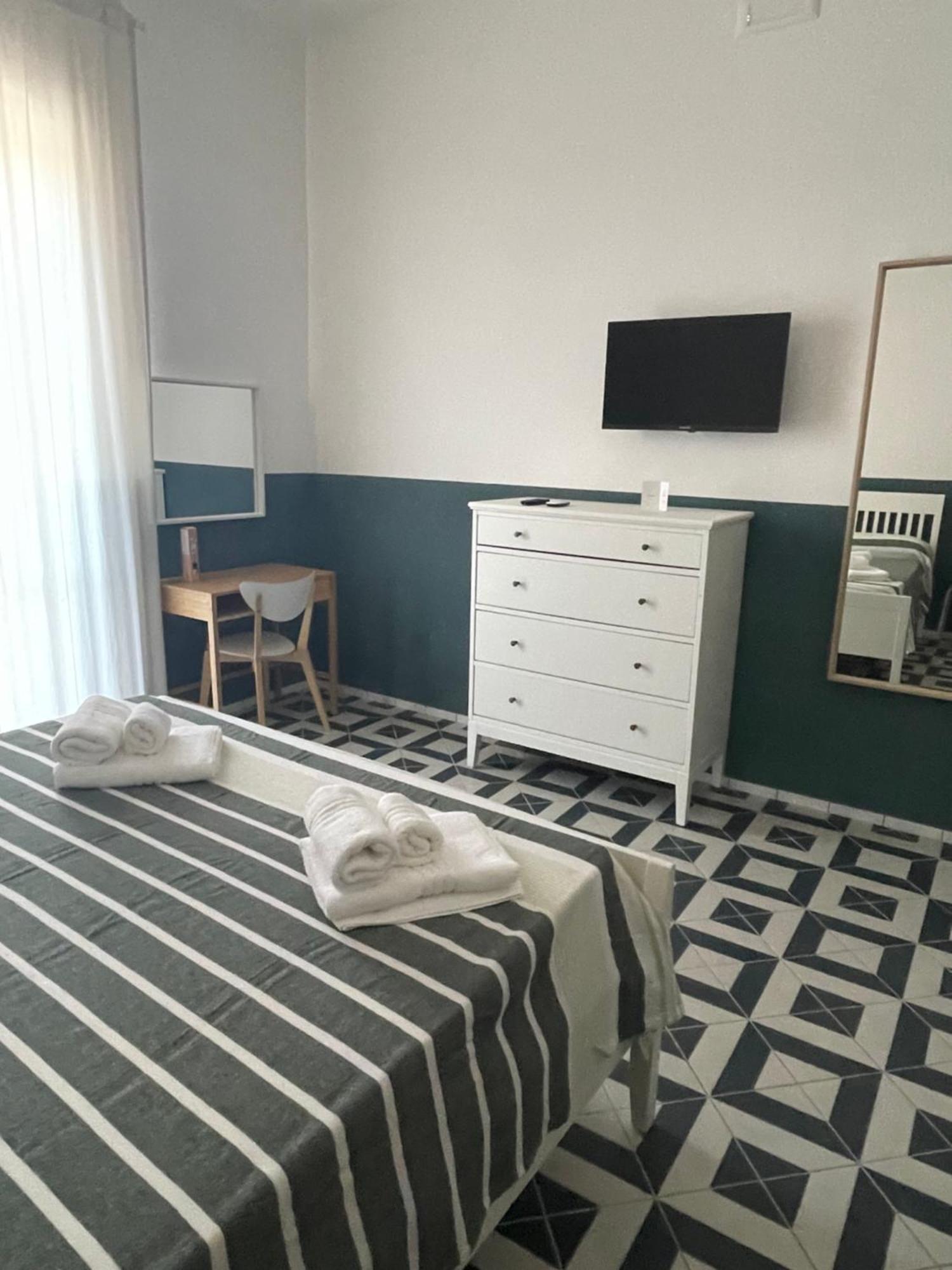 Donna Maria Hotel Sapri Bagian luar foto